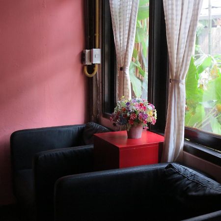 Non House Bangkok บ้านนอนโฮสเทล Exterior photo