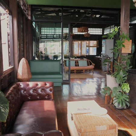 Non House Bangkok บ้านนอนโฮสเทล Exterior photo